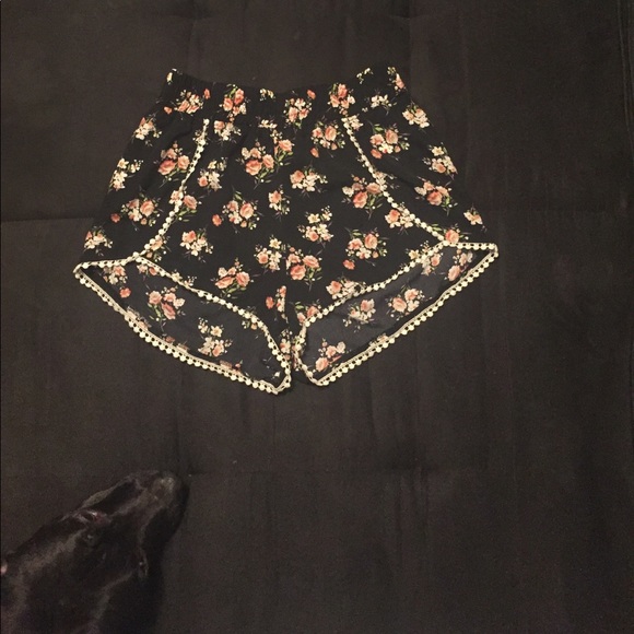 Love Tree Pants - Floral Shorts🌸🌺🌼💐