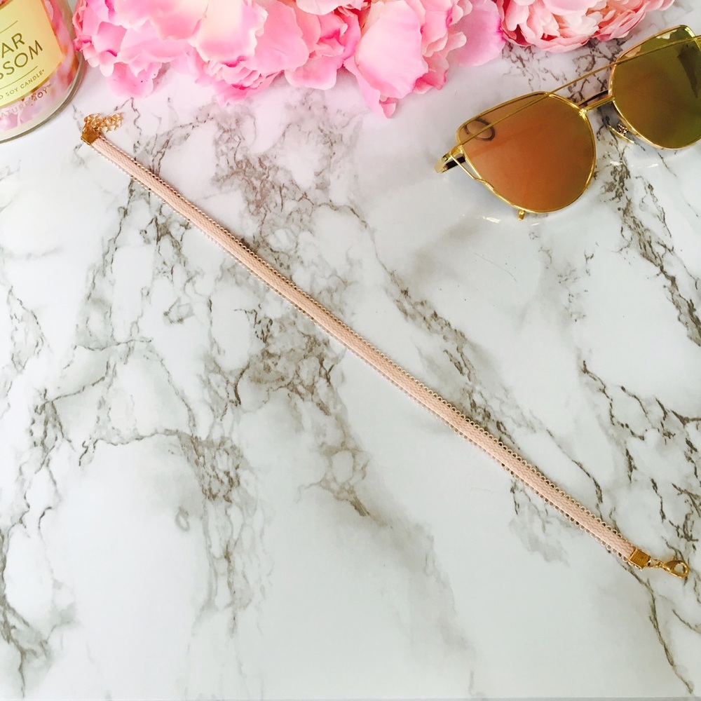 "Demi" Dainty Rose Choker - Picture 3 of 4