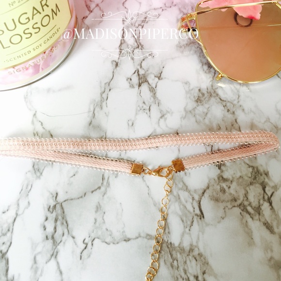 "Demi" Dainty Rose Choker - Picture 2 of 4