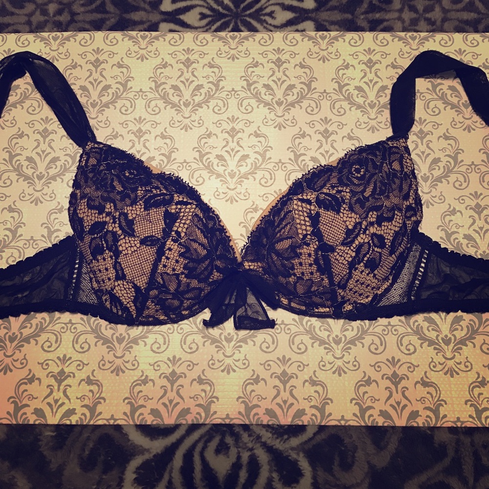 Victoria Secret Gold, Black Lace push up Bra ! 🔥✨