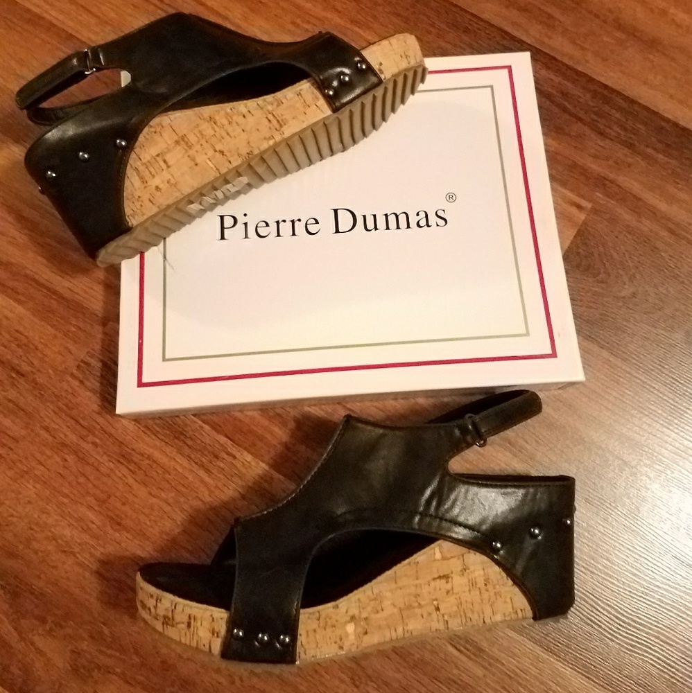 Pierre Dumas Wedges NWT