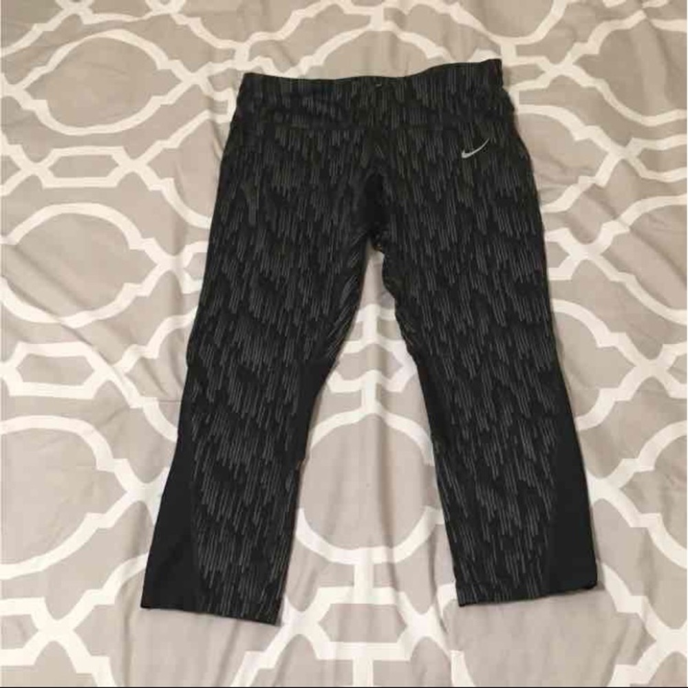 BNWT Nike Dri-Fit Workout Capris