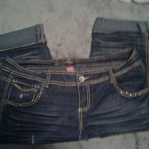 Almost Famous Capri Pants