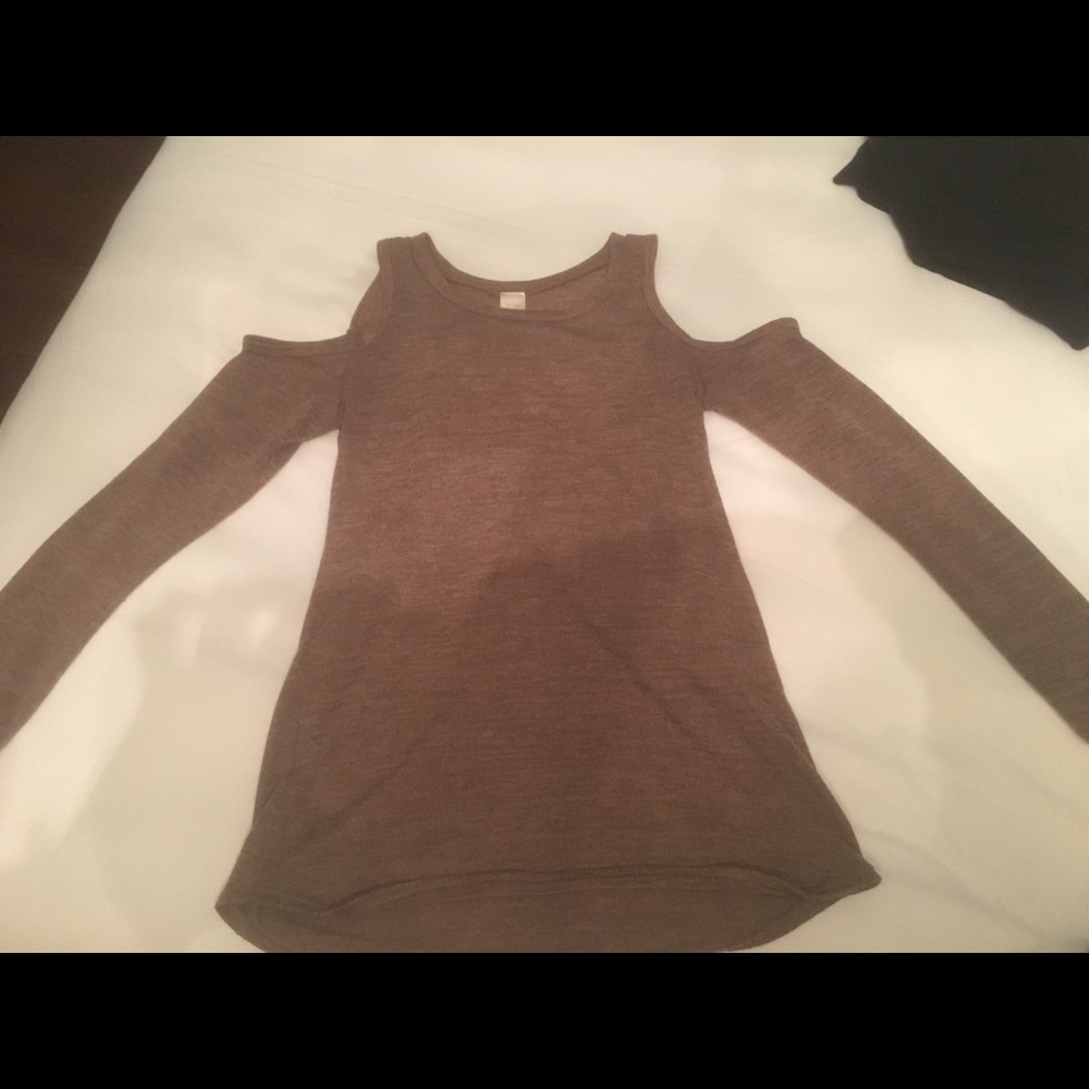 Shoulder Cut-Out Sweater Shirt