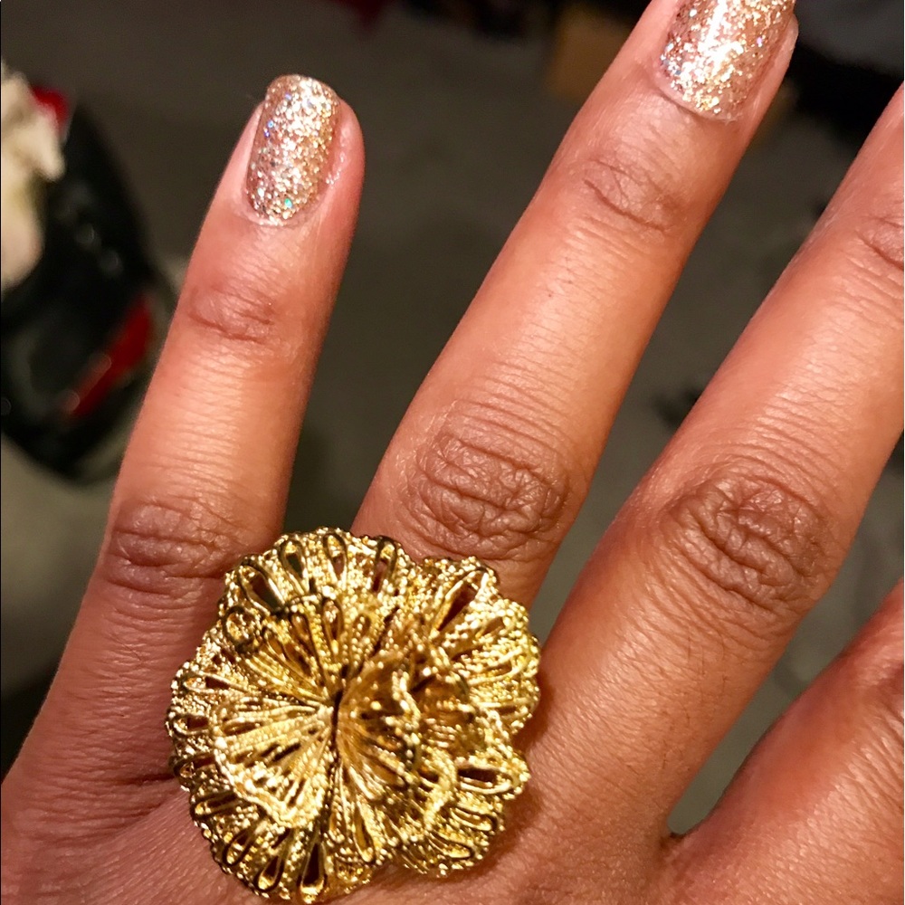 Stella & Dot Gold Flower Ring