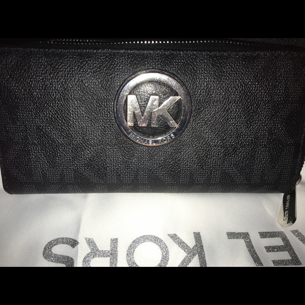 Michael kors wallet