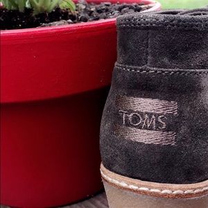 Toms wedges