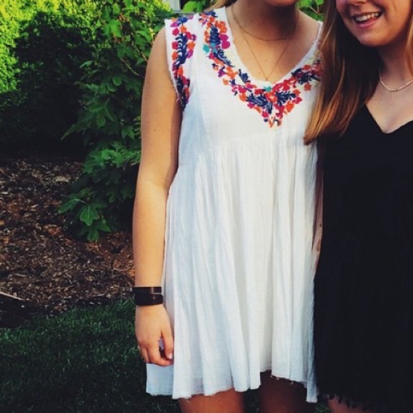 Dress - Picture 3 of 3