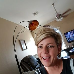 Meet your Posher, Becky