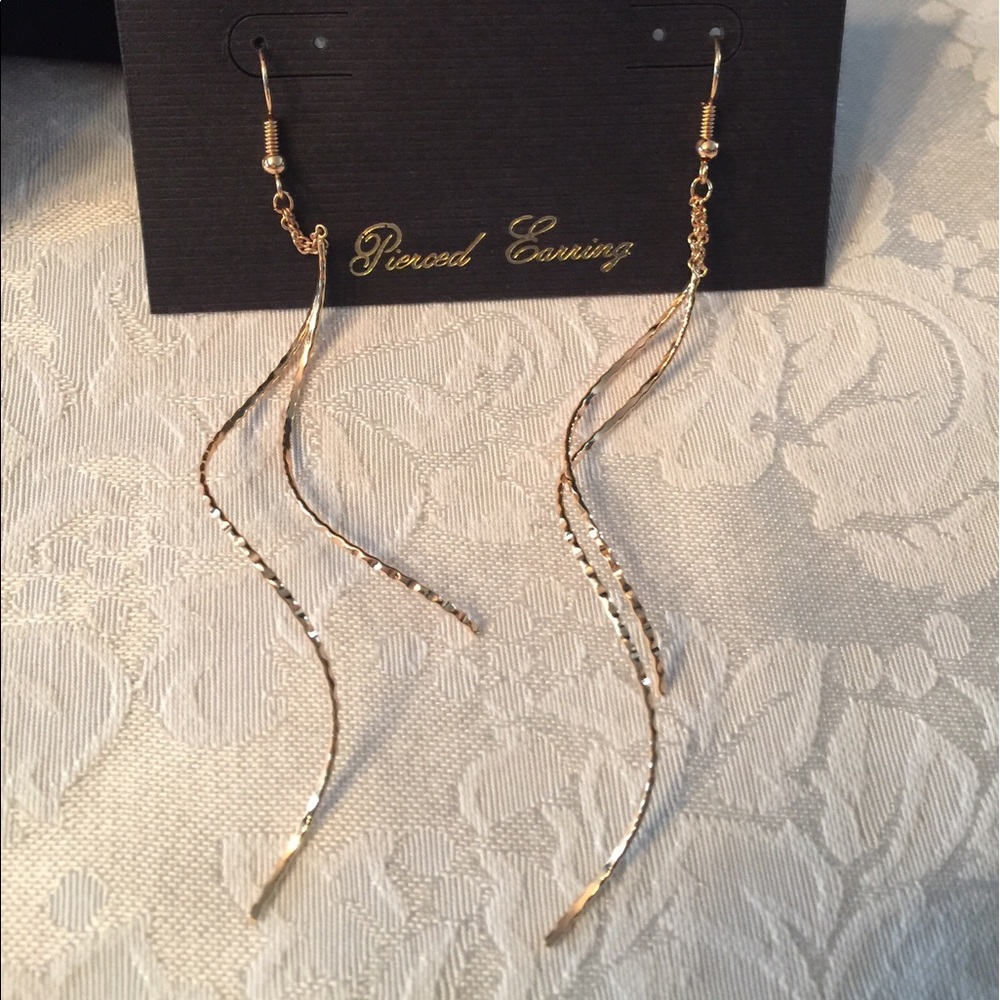 NWOT Whisper Earrings