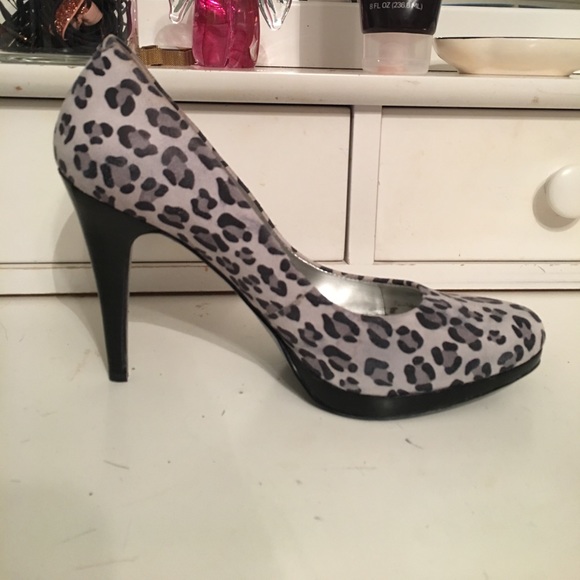 Nine West Shoes - Cheetah print heels
