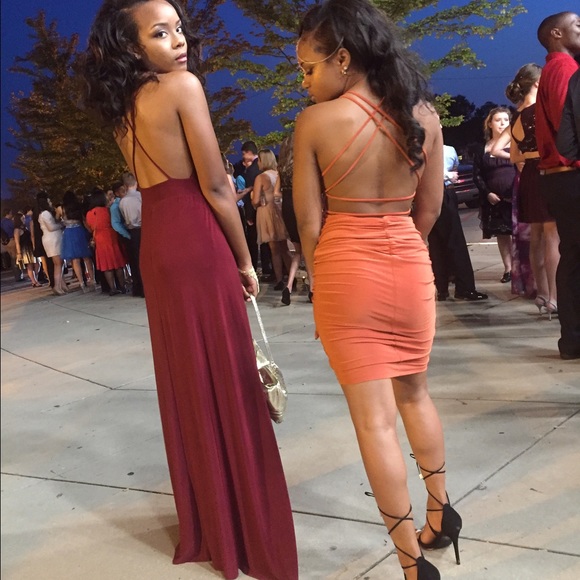 WINDSOR Dresses & Skirts - Long maroon homecoming dress