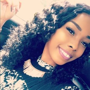 Meet your Posher, Abriana