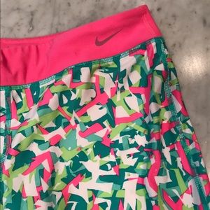 Nike Sport Leggings in Pink and Green