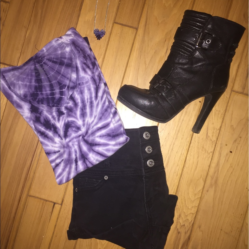 Purple and White Tie-Dye V-Neck Short Sleeve Shirt