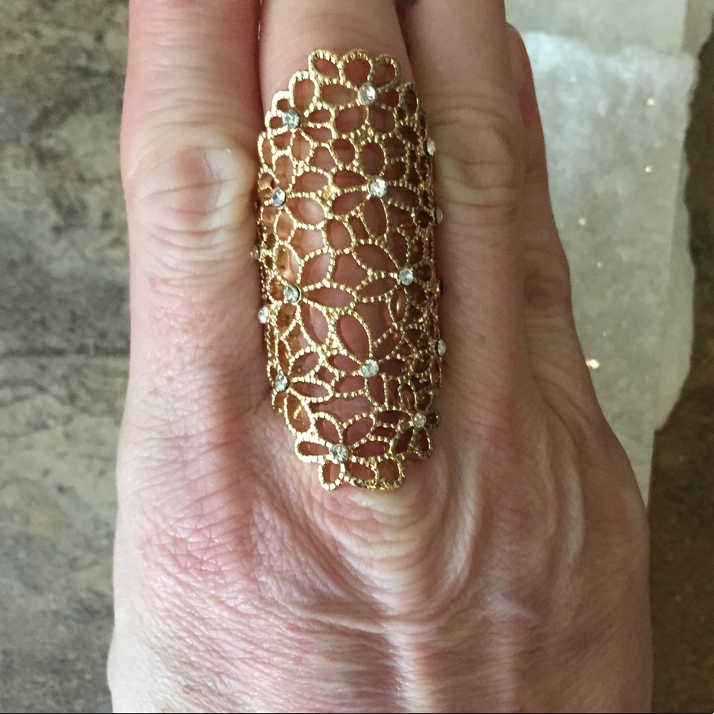 SOLD‼️ Gold Lace Boho Ring - Picture 3 of 4