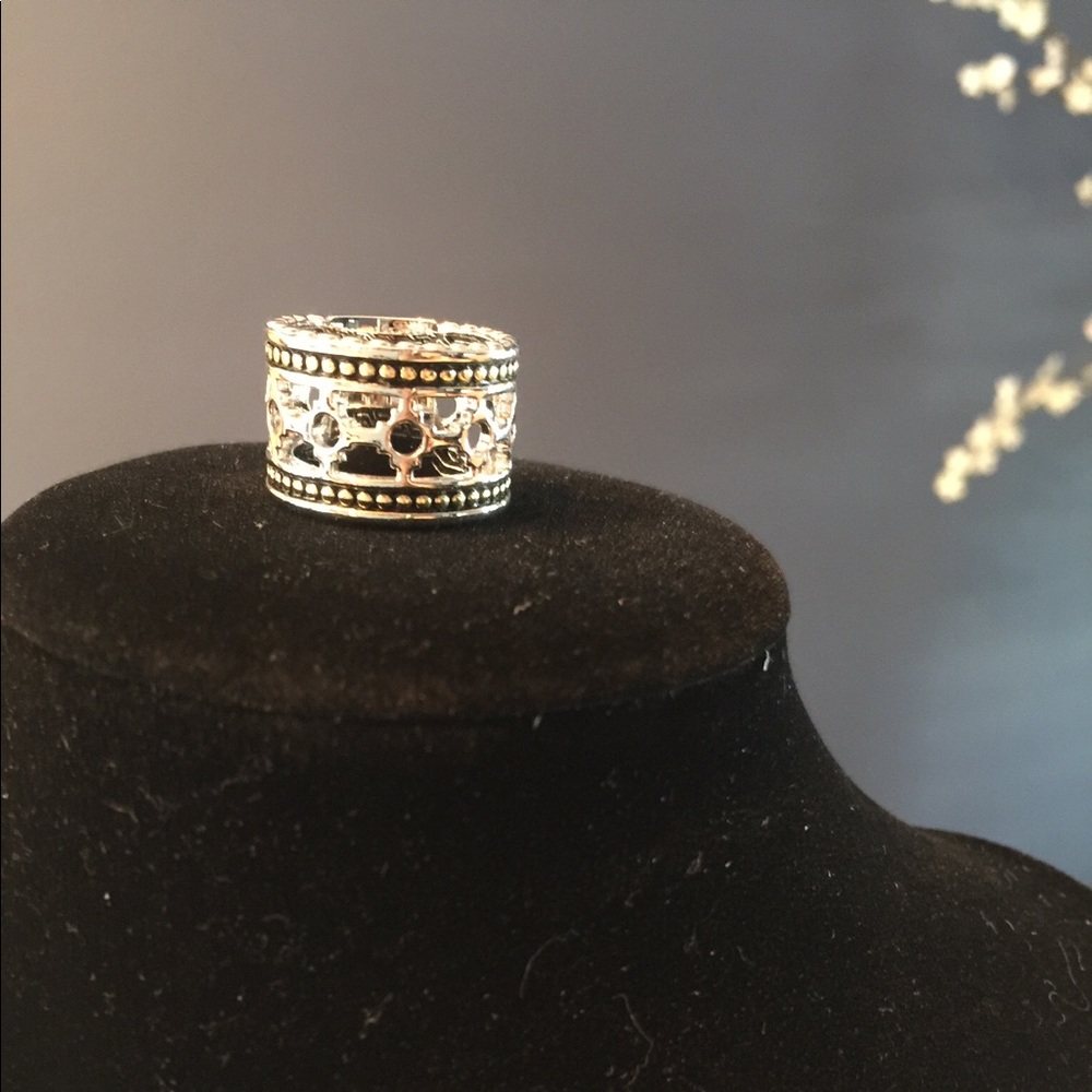 NWOT Notorious Ring Size 7