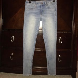 American Eagle light blue jeans