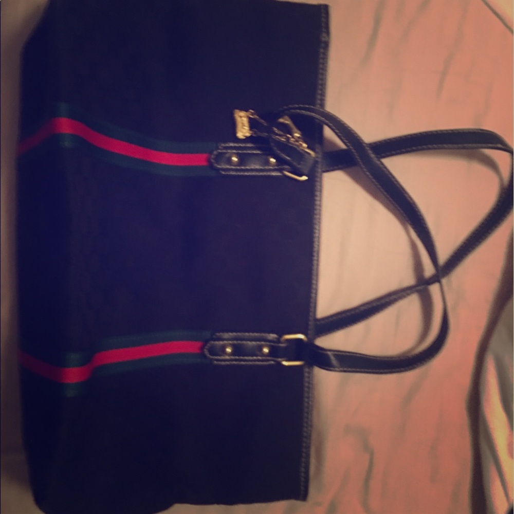 Black purse in great condition