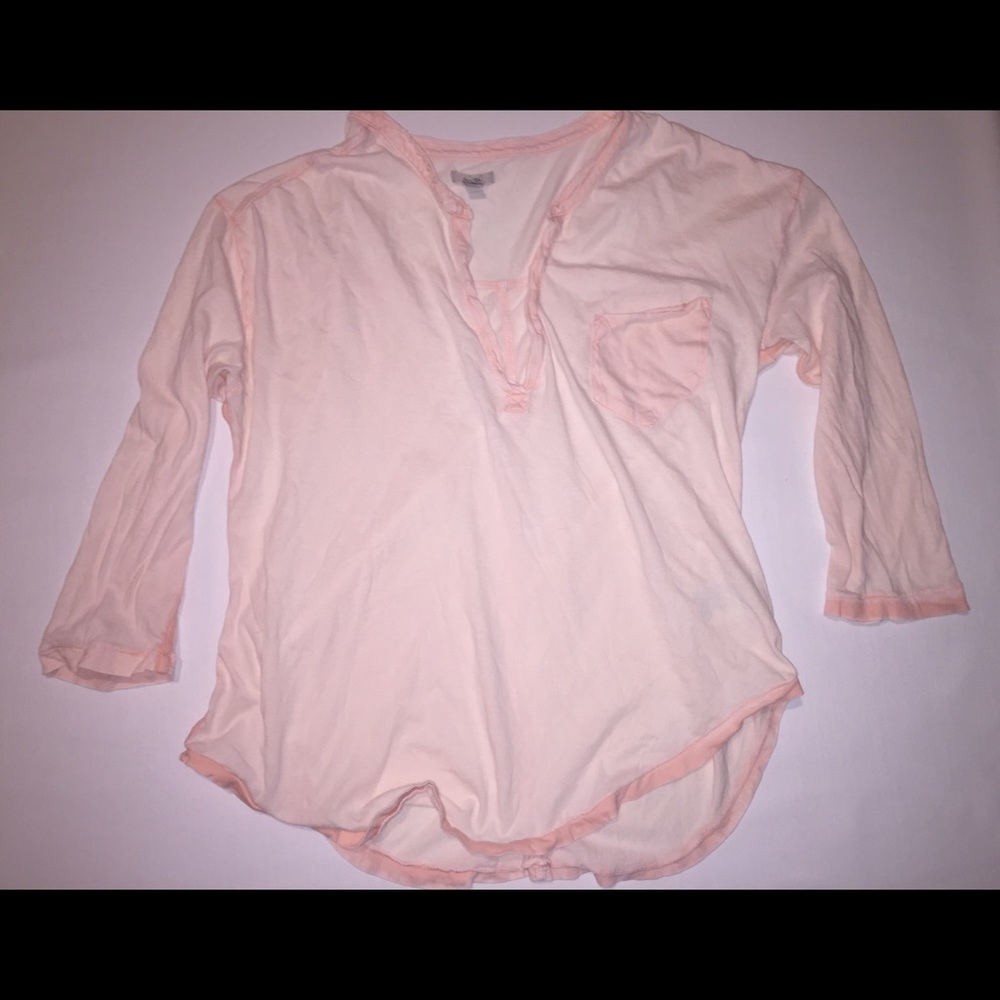 Light pink Ecoté Henley with pocket