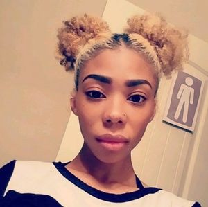 Meet your Posher, Denise