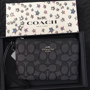 Coach jacquard zip wristlet
