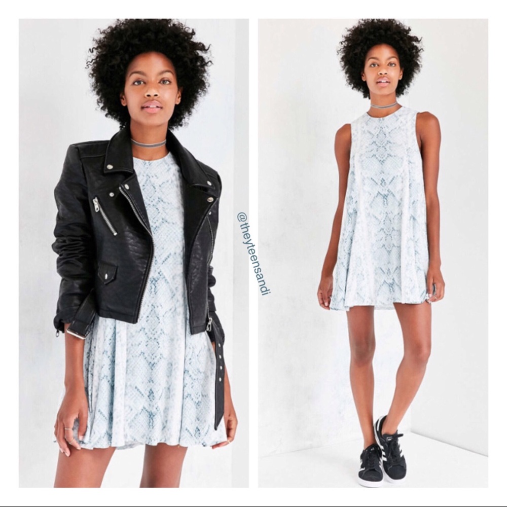 Urban Outfitter Sleeveless Cobra Print Swing Dress