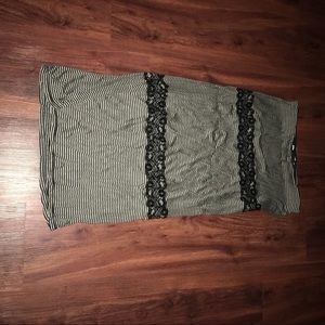 Max Studio maxi skirt. Lace B&w