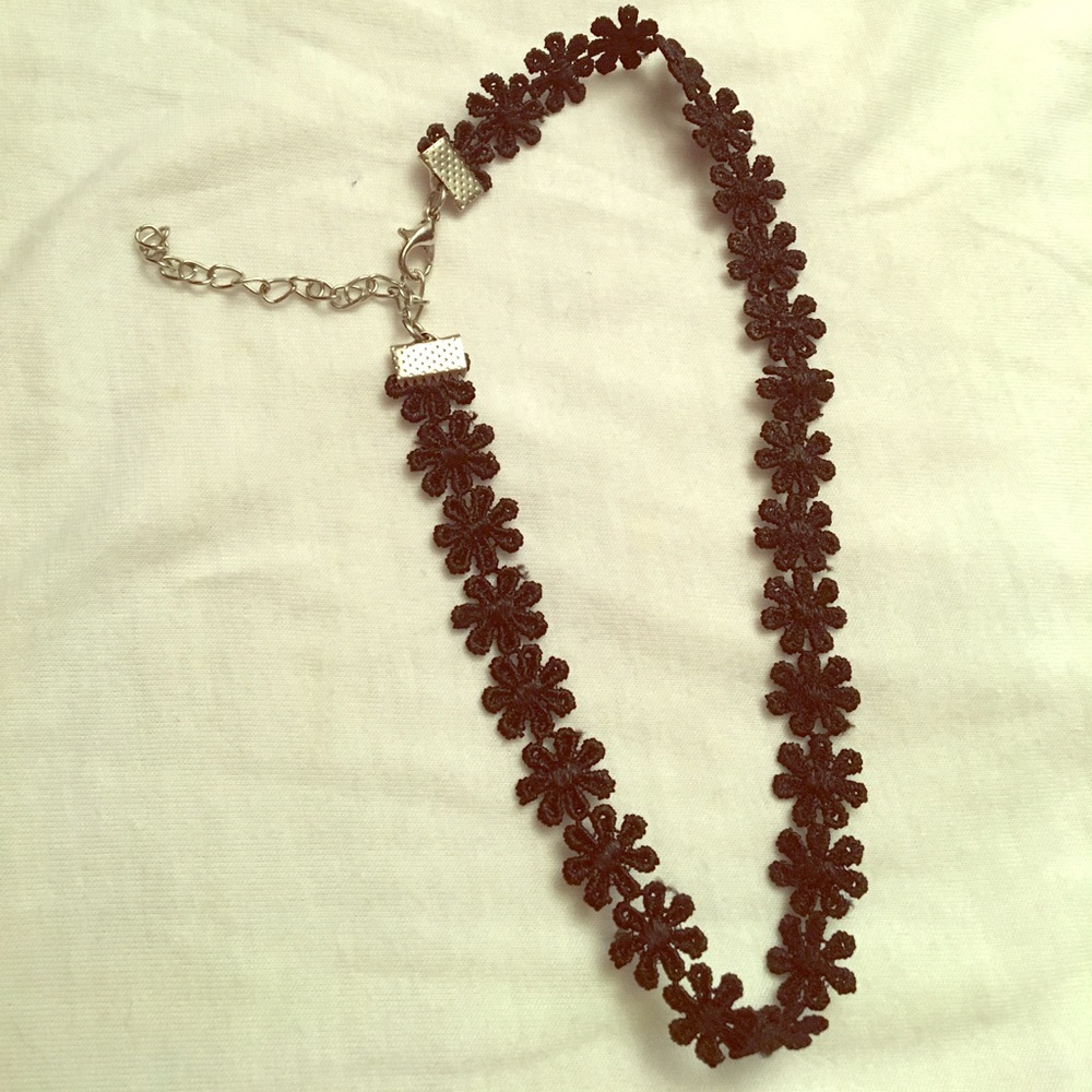 Flower choker