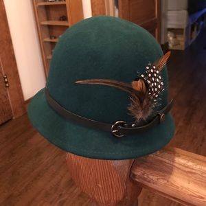 Goorin Bros NWOT Tina Flapper Hat with feather