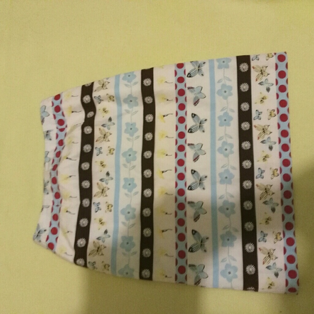 Size two silk blend lined skirt.