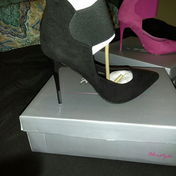 Two pair of heels - Picture 4 of 4