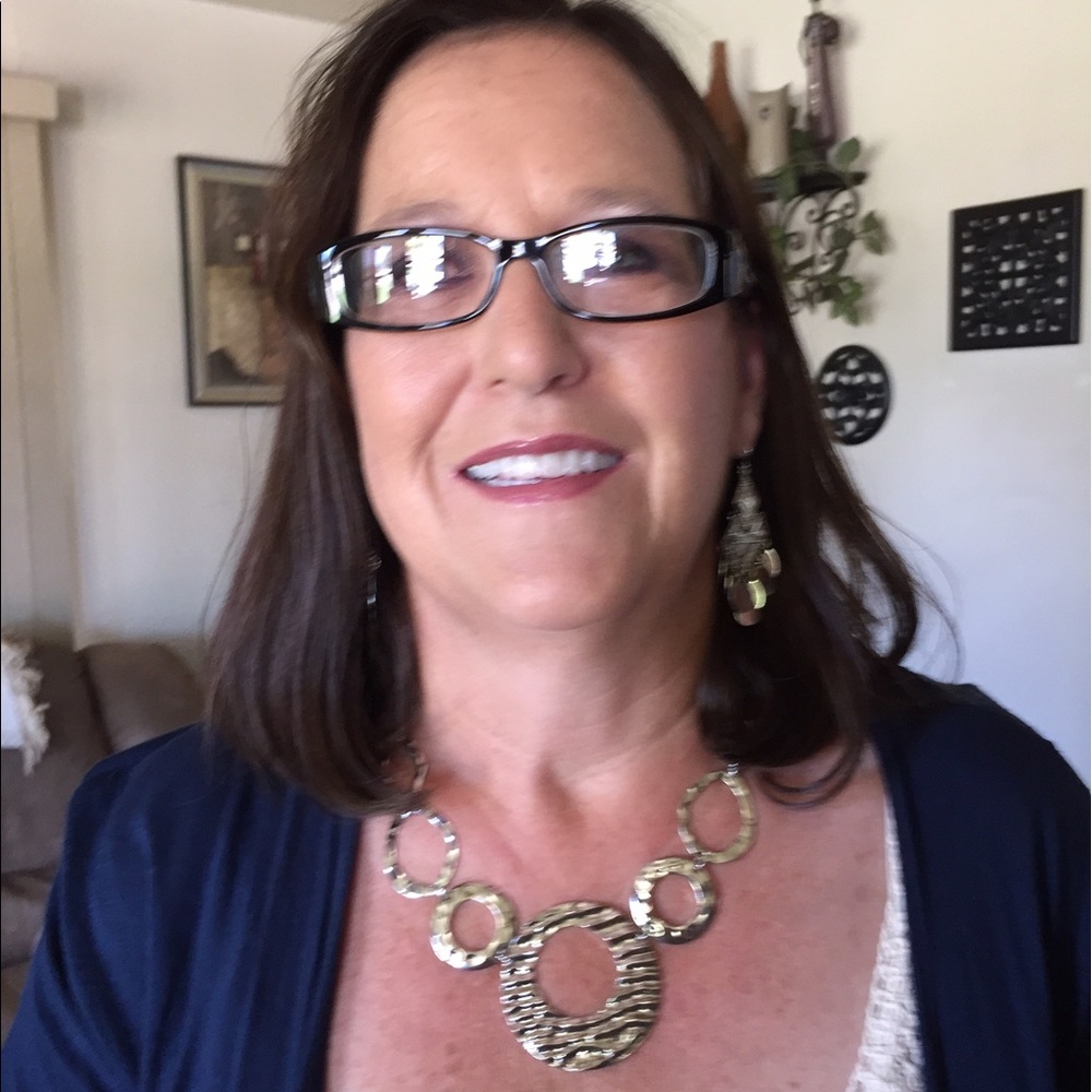 Meet your Posher, Linda