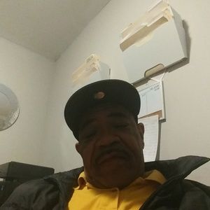 Meet your Posher, Dennis