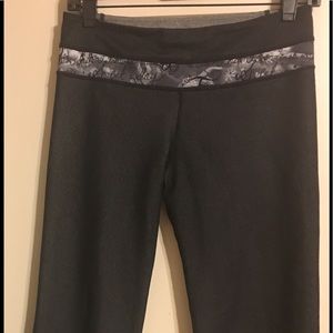 Lululemon size 4 flare yoga pants-GREAT CONDITION