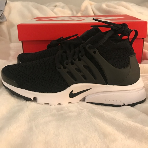 Women's Nike Air Presto Ultra Flyknit - Picture 3 of 5