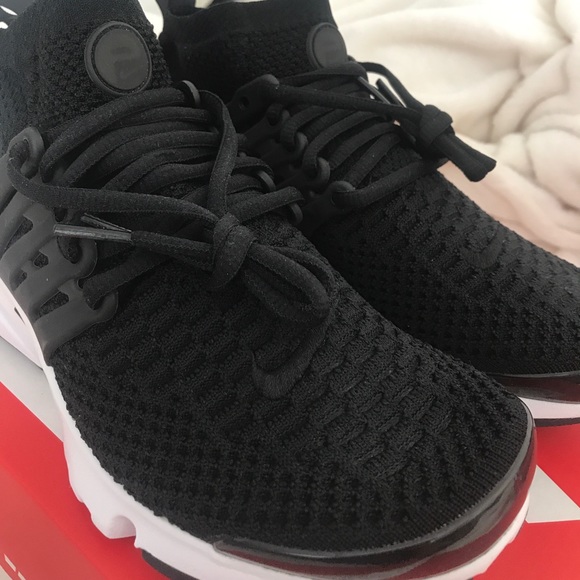 Women's Nike Air Presto Ultra Flyknit - Picture 5 of 5