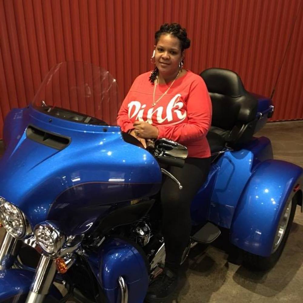 Meet your Posher, Casandra