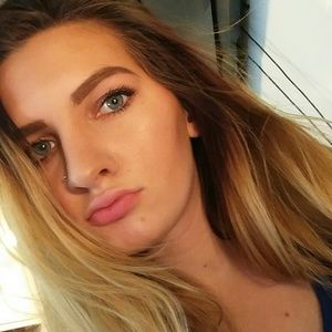 Meet your Posher, Brianna