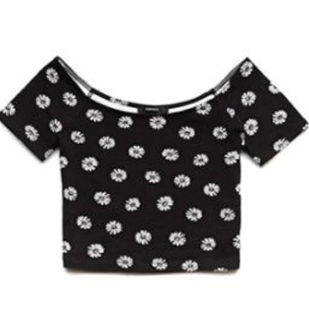 Daisy off shoulder crop top