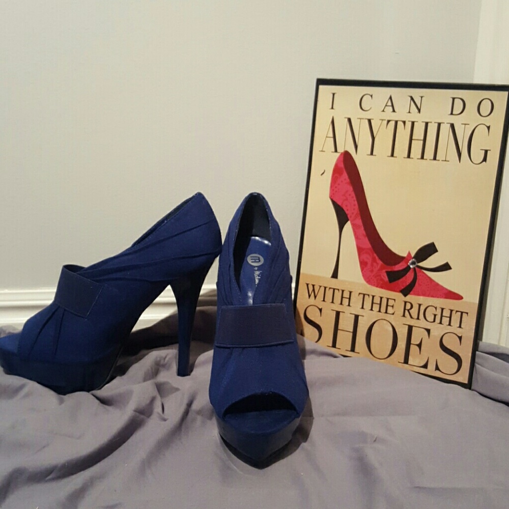 M by Michael Antonio blue suede shoes 8.5