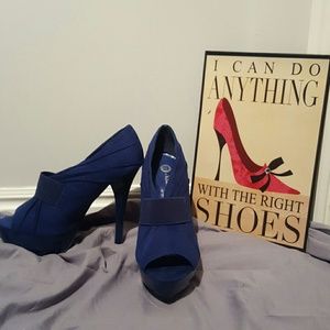 M by Michael Antonio blue suede shoes 8.5