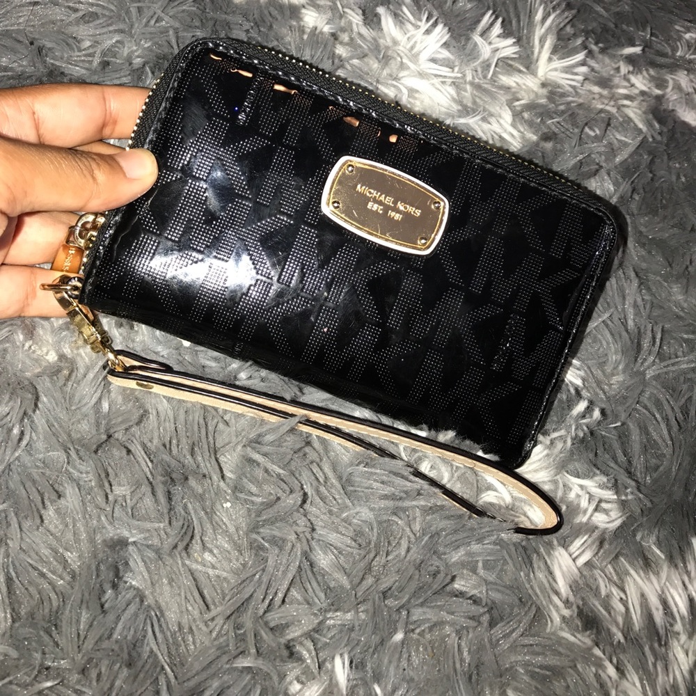 MICHEAL KORS LOGO WALLET