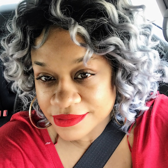 Meet your Posher, Timika - Picture 1 of 1