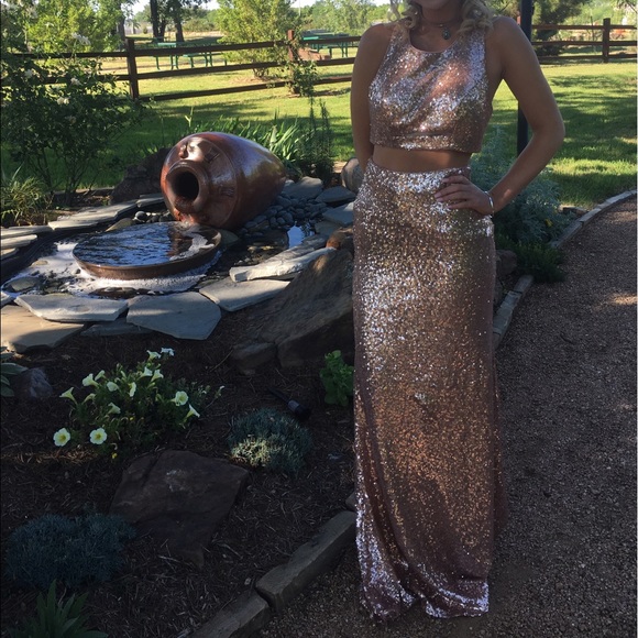 Sequined formal rose gold dress - Picture 2 of 3