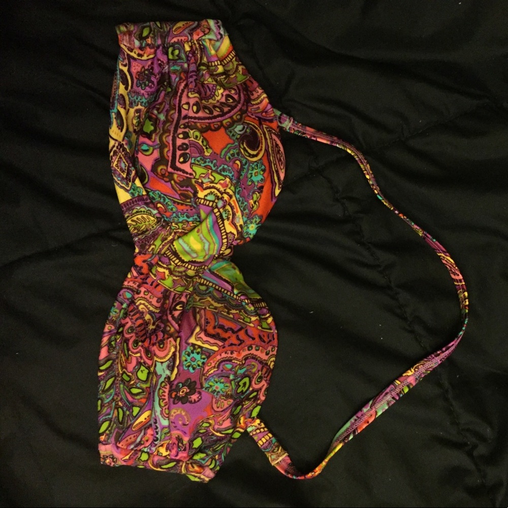 Victoria's Secret 32 B swim top