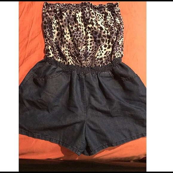 Shorts and Shirts - Picture 3 of 8