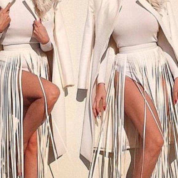 Celeb Glam Italian White Fringe Skirt! OS - Picture 3 of 4