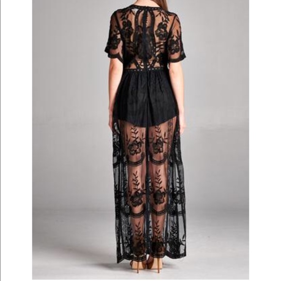๐ผBlack Lace maxi dress๐ผ - Picture 3 of 5