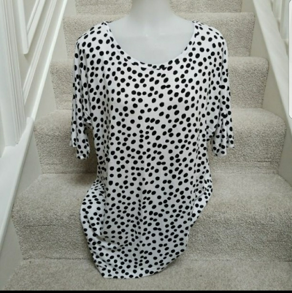 Chicos asymmetric dotted top xl 2